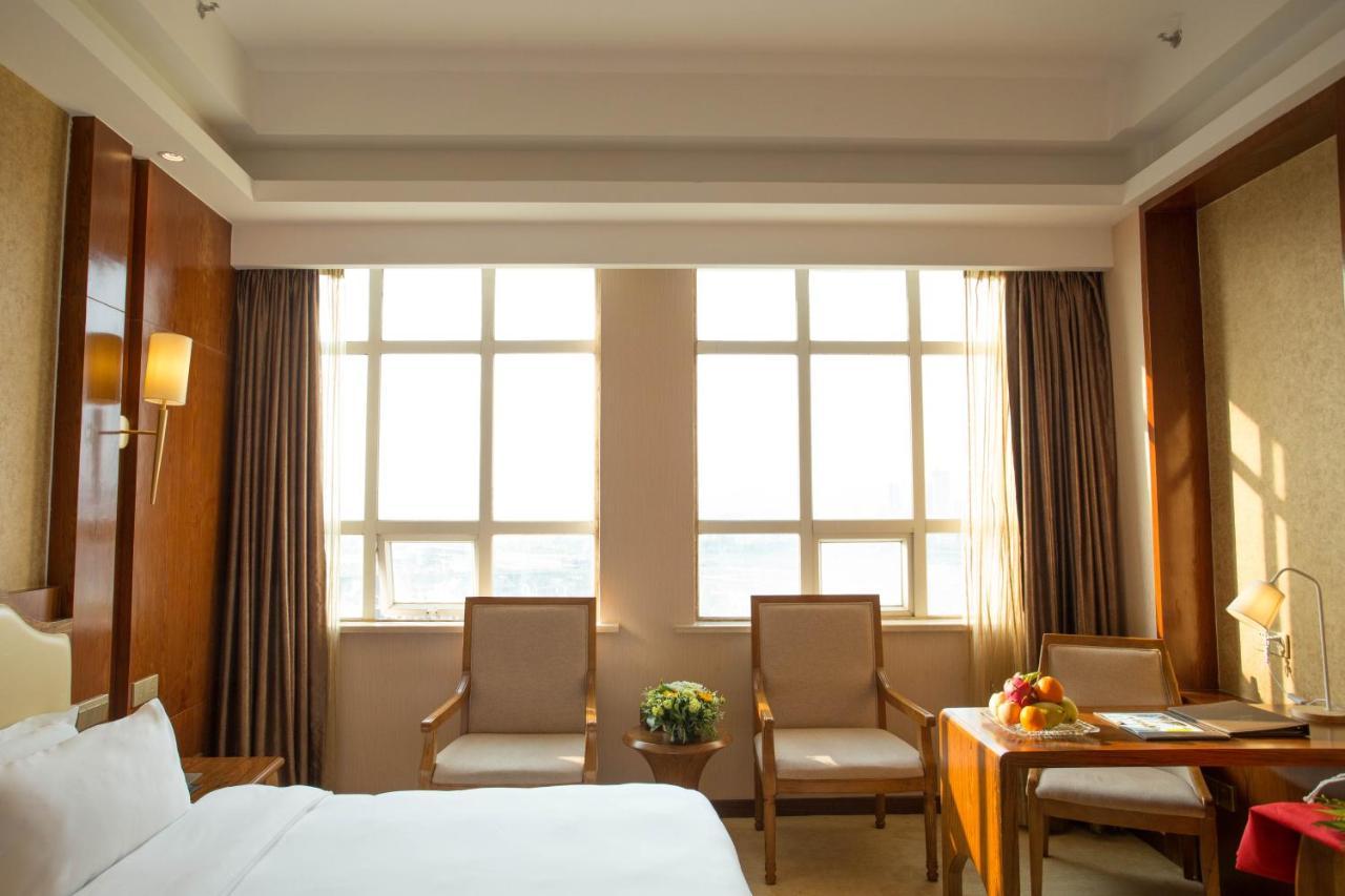 Hong Van Grand Hotel Mong Cai Exterior foto