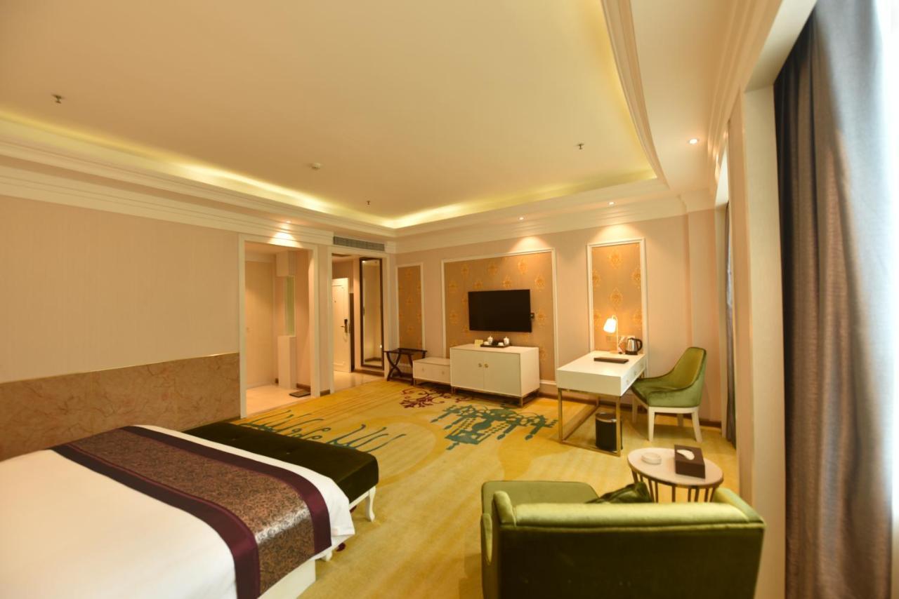 Hong Van Grand Hotel Mong Cai Exterior foto