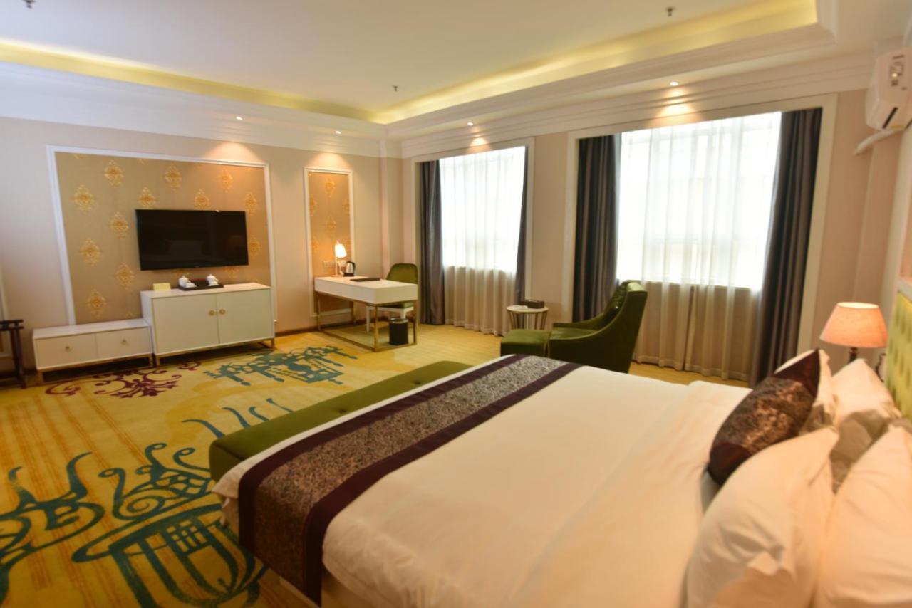 Hong Van Grand Hotel Mong Cai Exterior foto